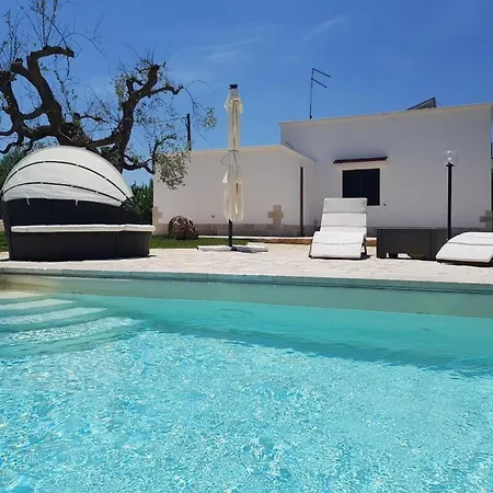 Giovanarolla With Pool Ostuni