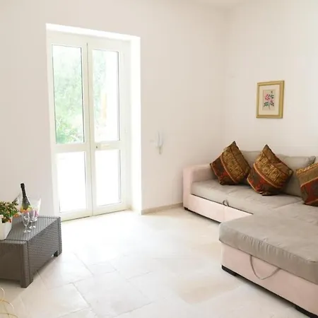 Giovanarolla With Pool Ostuni