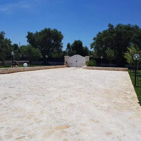 Giovanarolla With Pool Ostuni